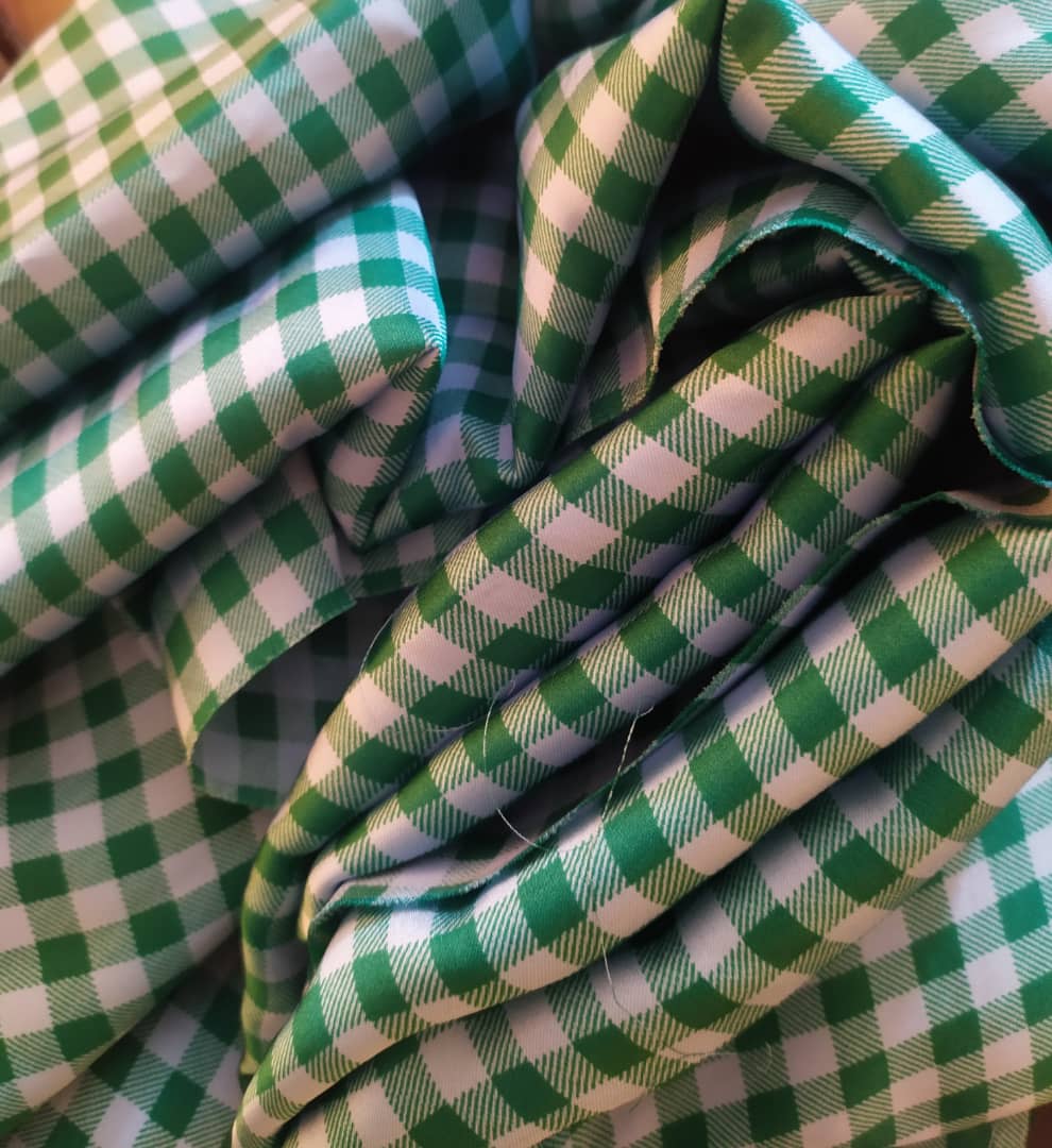 Mousseline de soie verte carrelée Mousseline de soie verte carrelee