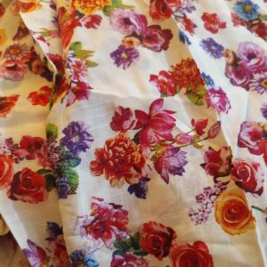 Tissu coton fleuri